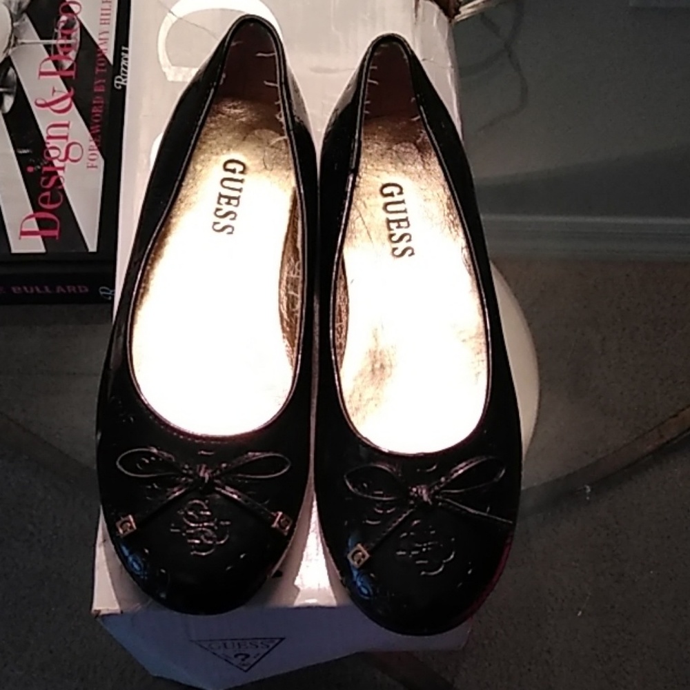 Guess girls toddler black patent leather slip on